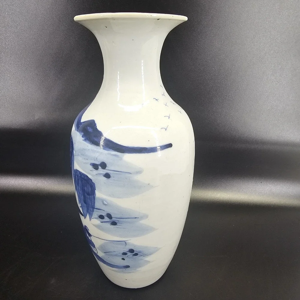 19th Century Japanese blue white vase hand painted decorative